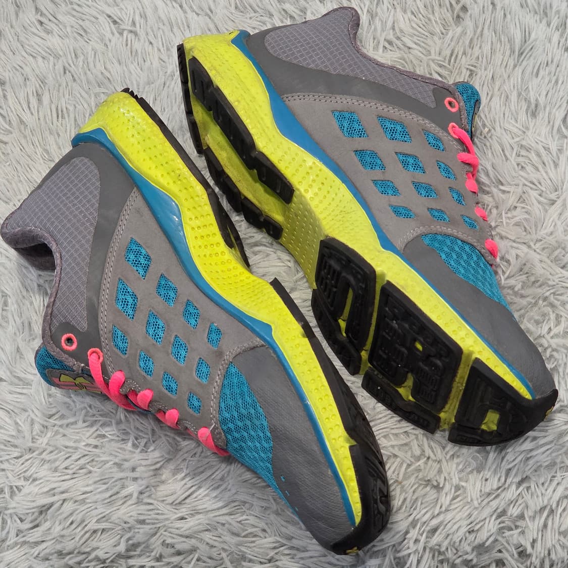 7a-22:언더아머 마이크로 G 런닝화(240) 상품이미지7