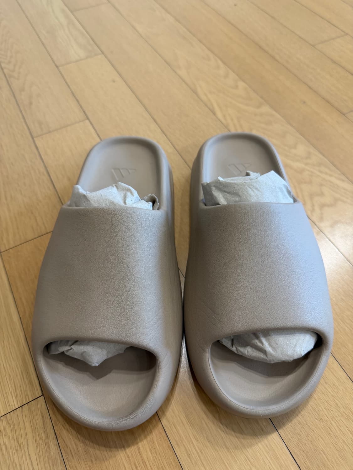 Yeezy 이지 슬라이드 퓨어 상품이미지1