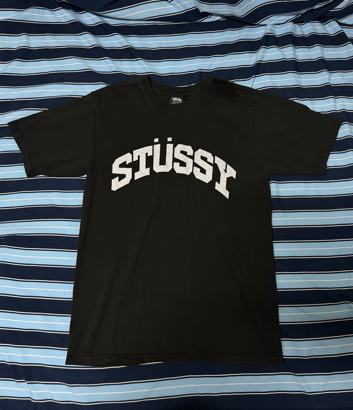 STUSSY 아치 로고 프린트 블랙 반팔  상품이미지1