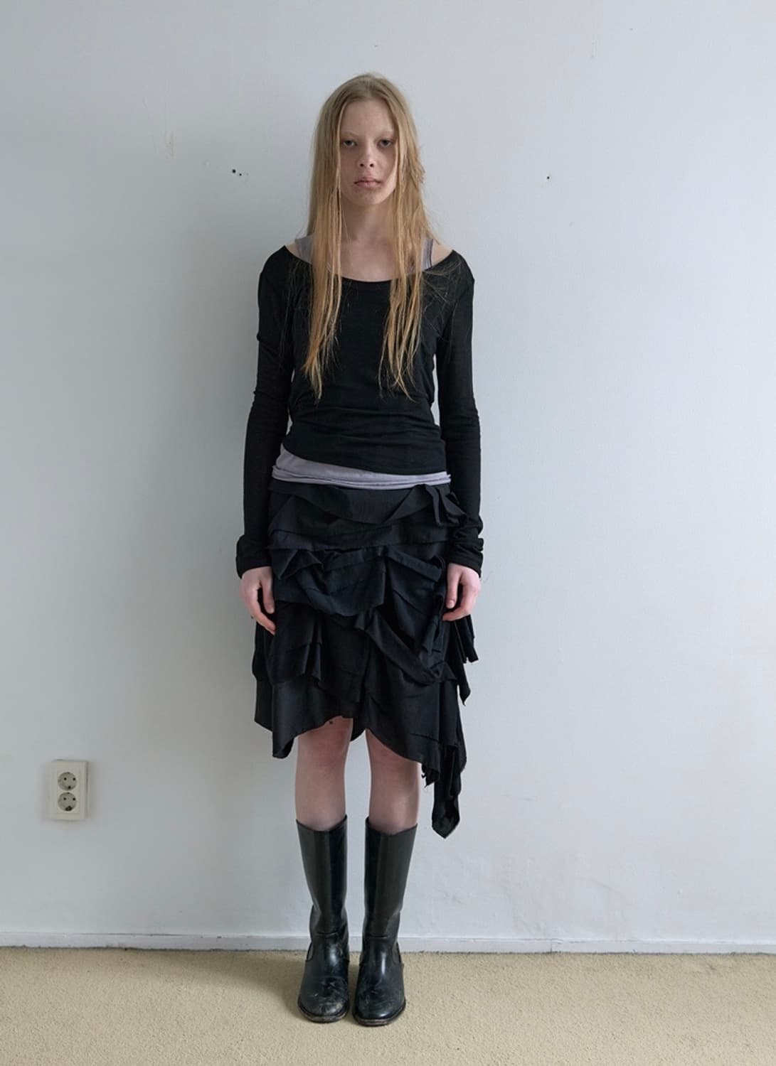 낫띵에브리띵 러플 미디 스커트 블랙  상품이미지1