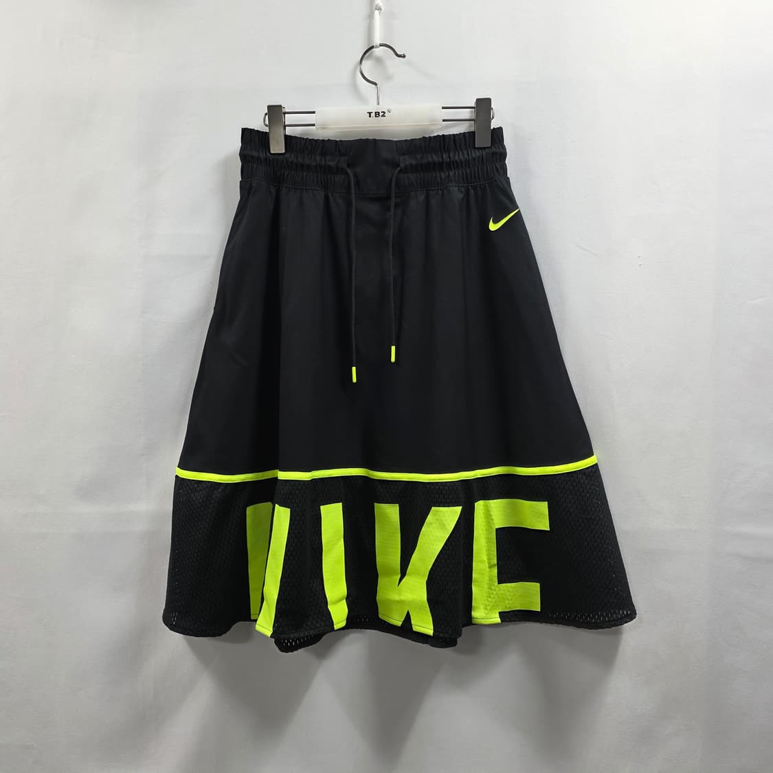 1119 [나이키] 블랙 스커트 형광 NIKE 로고M 상품이미지1