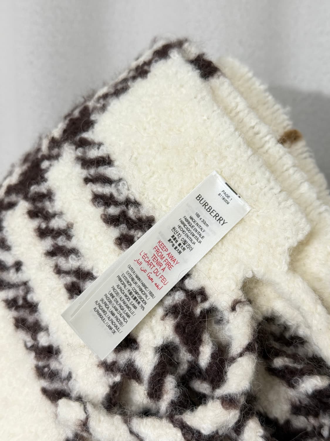 버버리 Burberry 체크 알파카 울 블렌드 부클레 스카프 - 미착용  상품이미지8