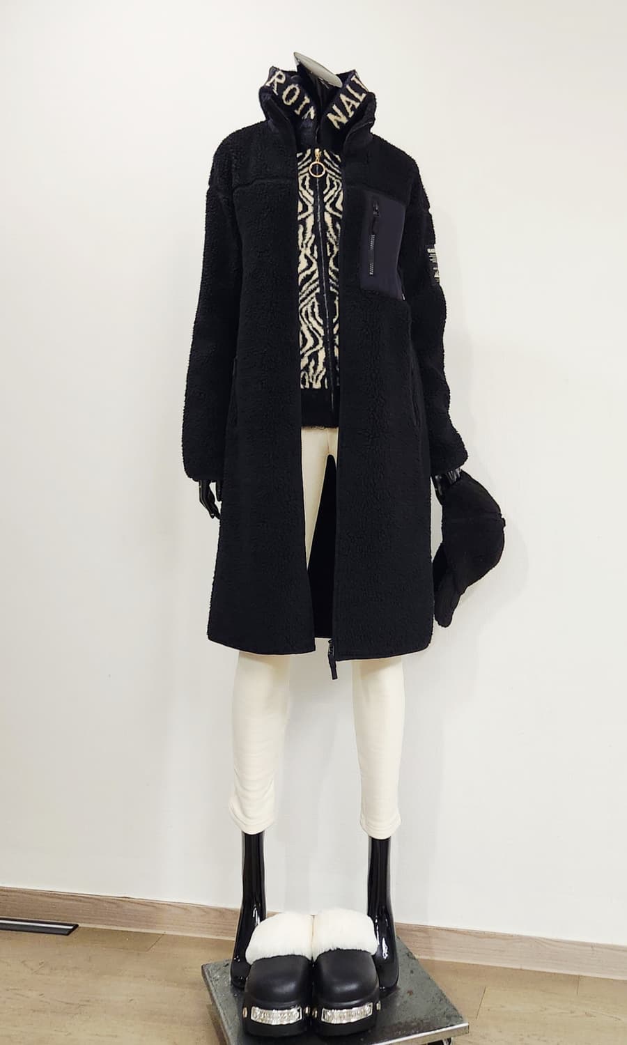 블랙 롱뽀글이  상품이미지2