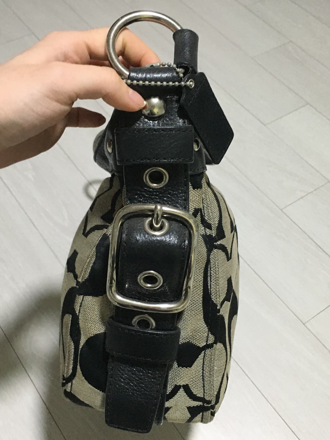 코치 시그니처 숄더 백(정품100%) 상품이미지4