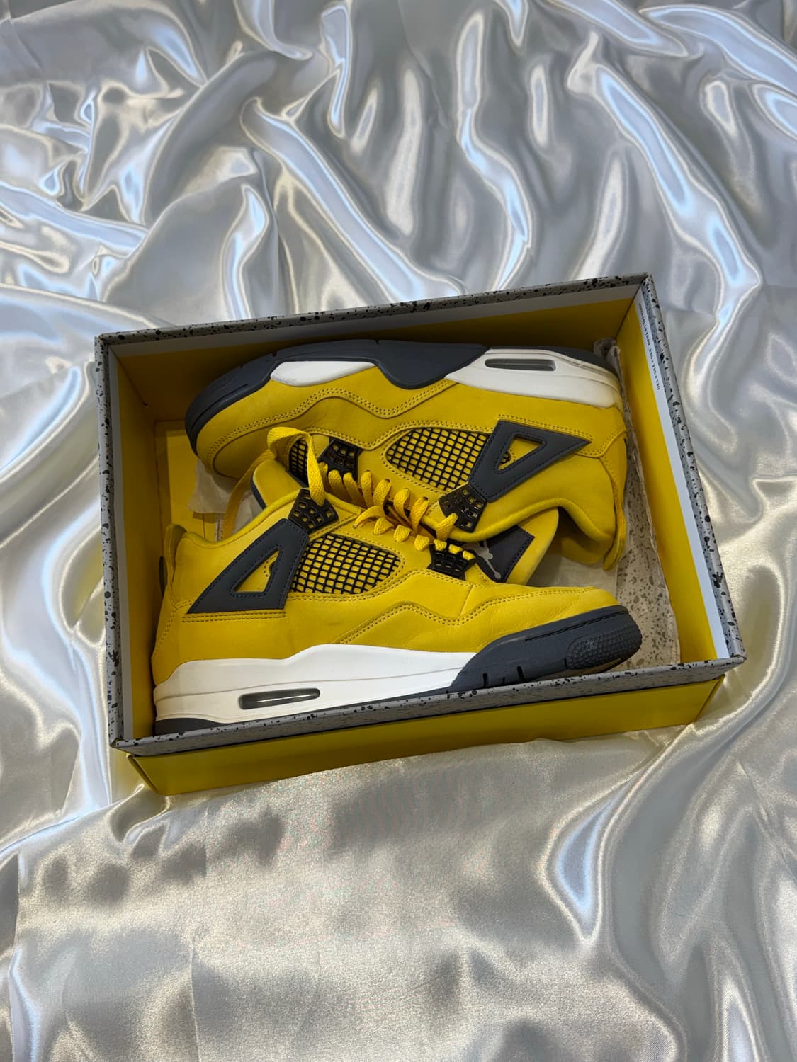 Jordan 4 투어 옐로우  상품이미지1