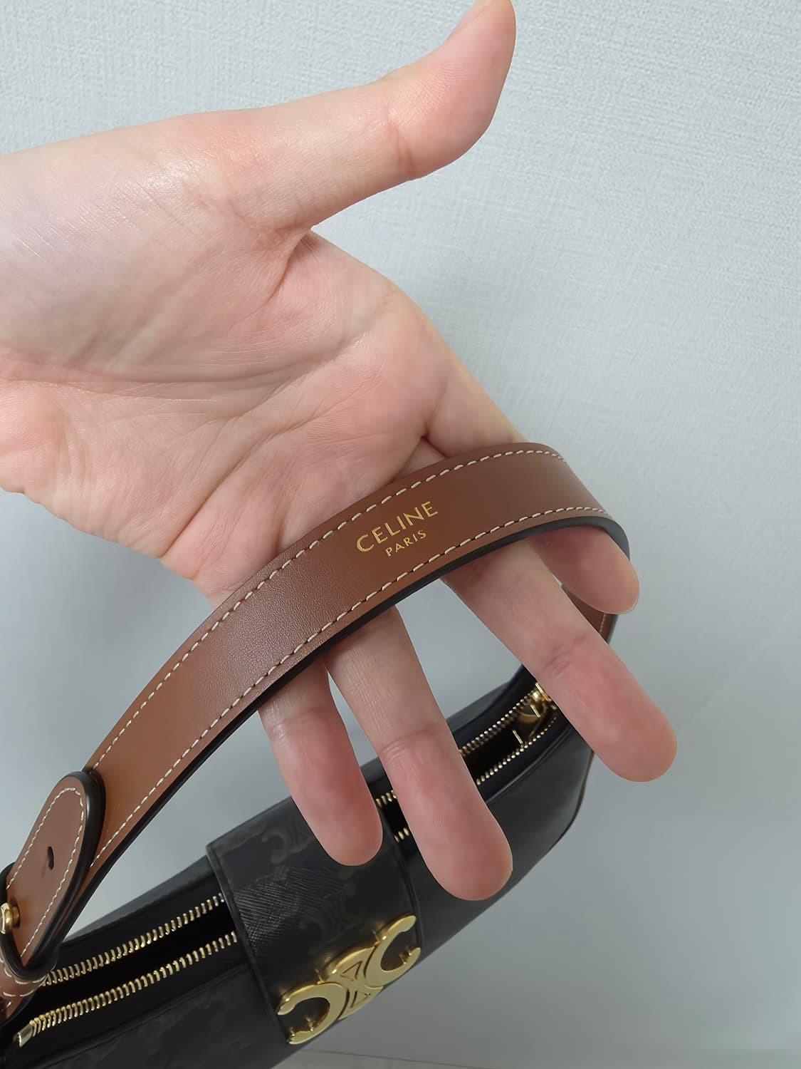 (셀린느) 미디엄 트리옹프 아바 백(트리옹프 캔버스 & 카프스킨) 상품이미지4