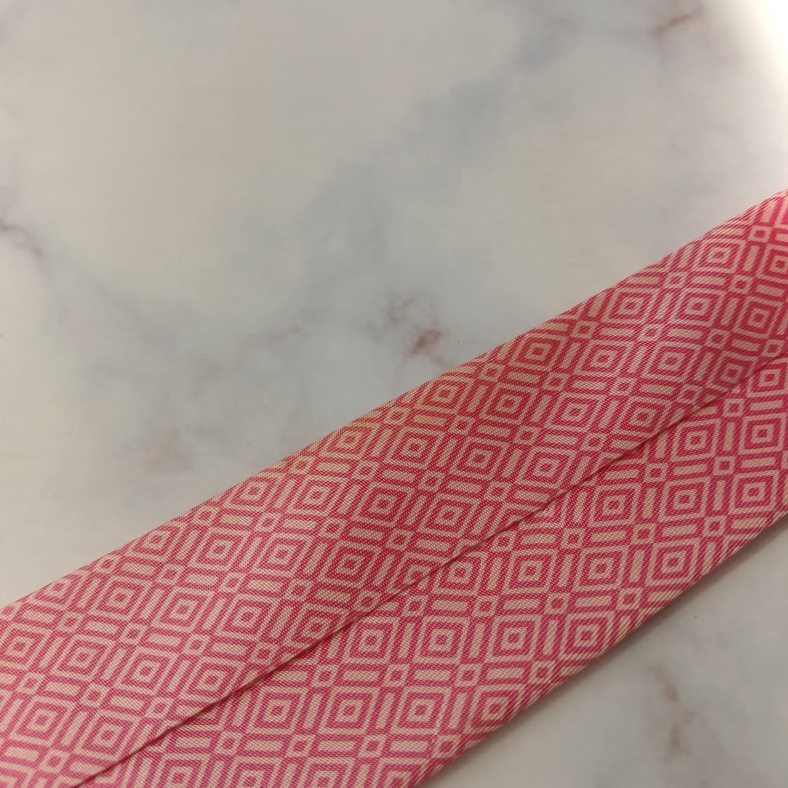 에르메스 실크 핑크 기하 패턴 넥타이 9.1cm B등급 E740
 상품이미지10