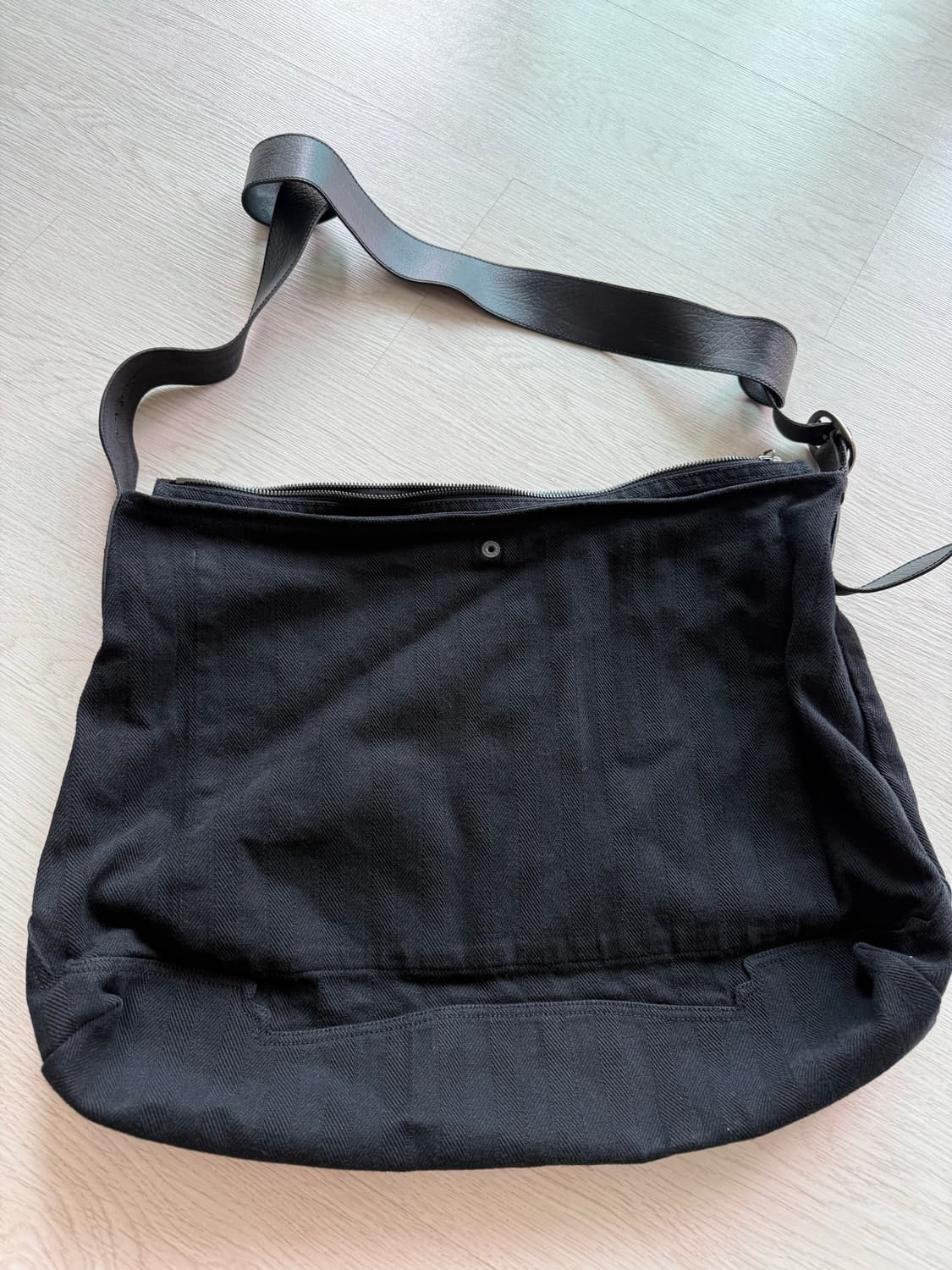 [os] 폴리테루 1011 플뢰르 패치드 크로스백 스트라이프 블랙 팝니다 상품이미지2