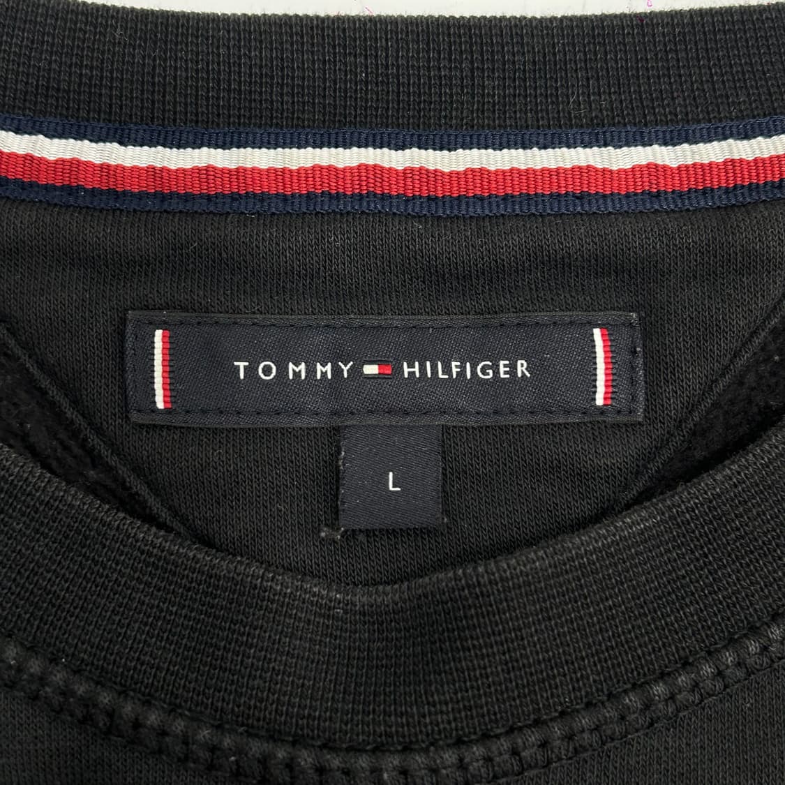 Tommy Hilfiger 타미힐피거 스펠아웃로고 블랙 맨투맨 상품이미지6