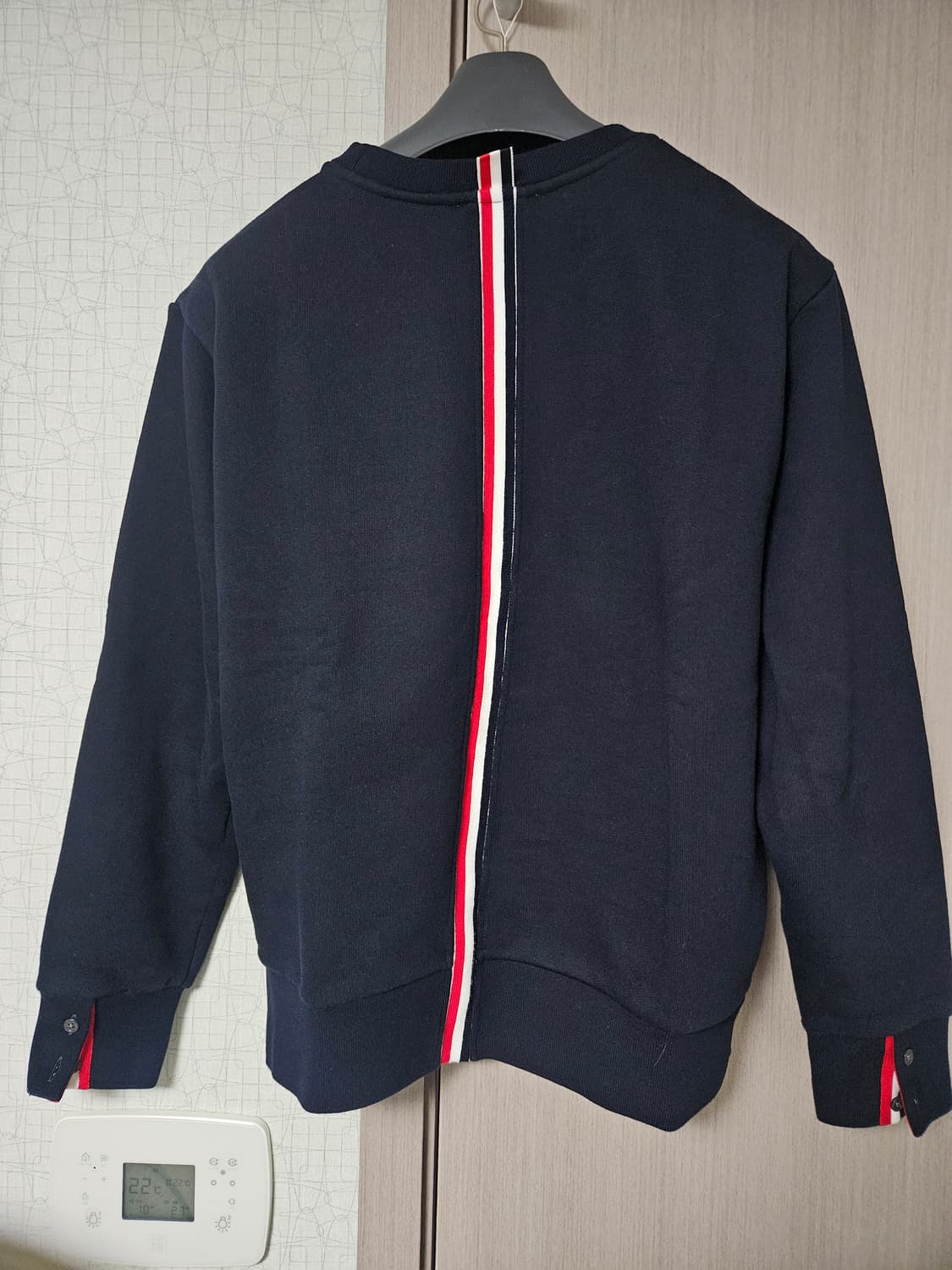 (새상품급) 톰브라운 네이비 백 삼선 맨투맨 3사이즈(105) 상품이미지7