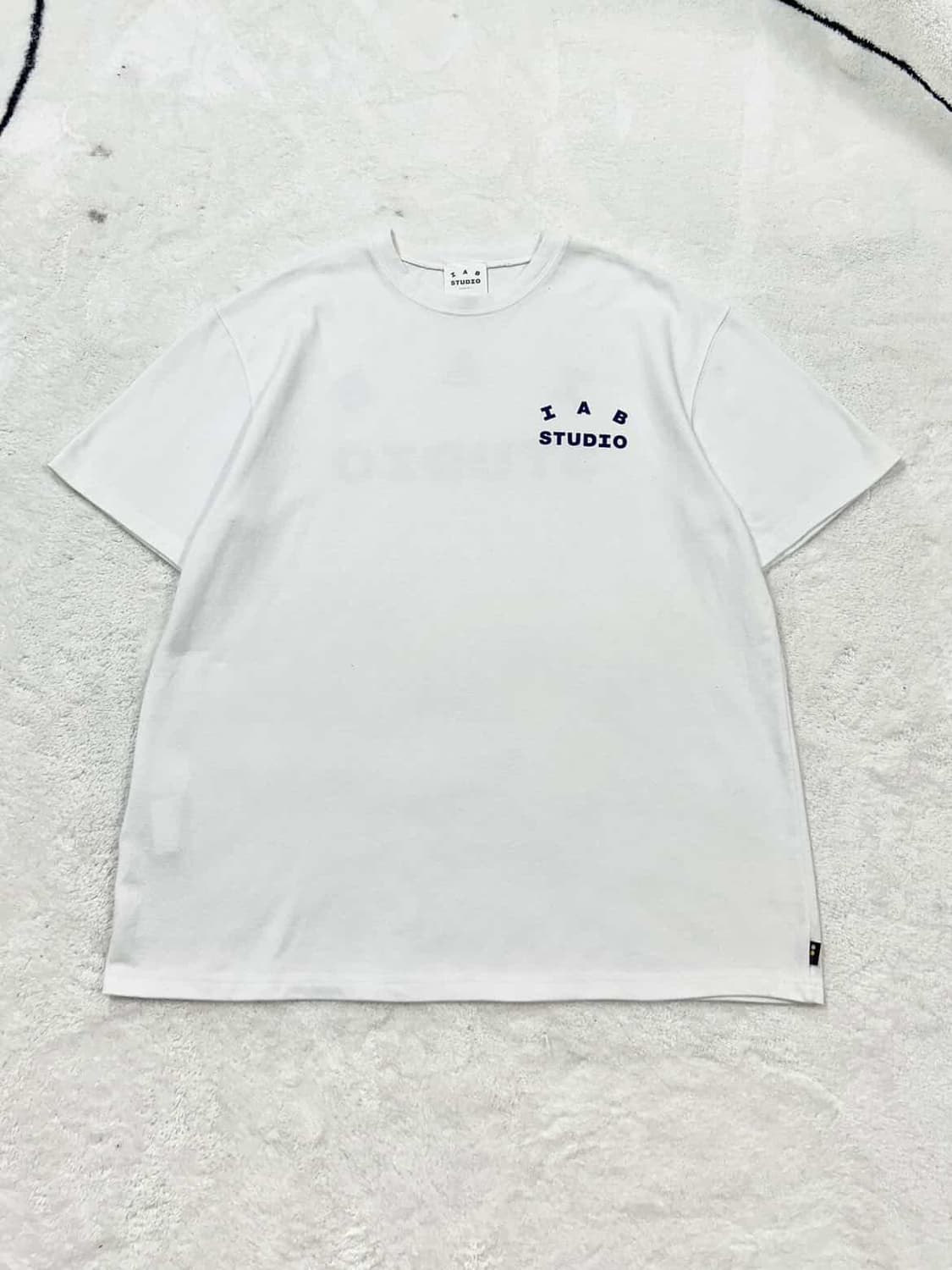 아이앱스튜디오 빅로고 화이트 반팔 상품이미지6