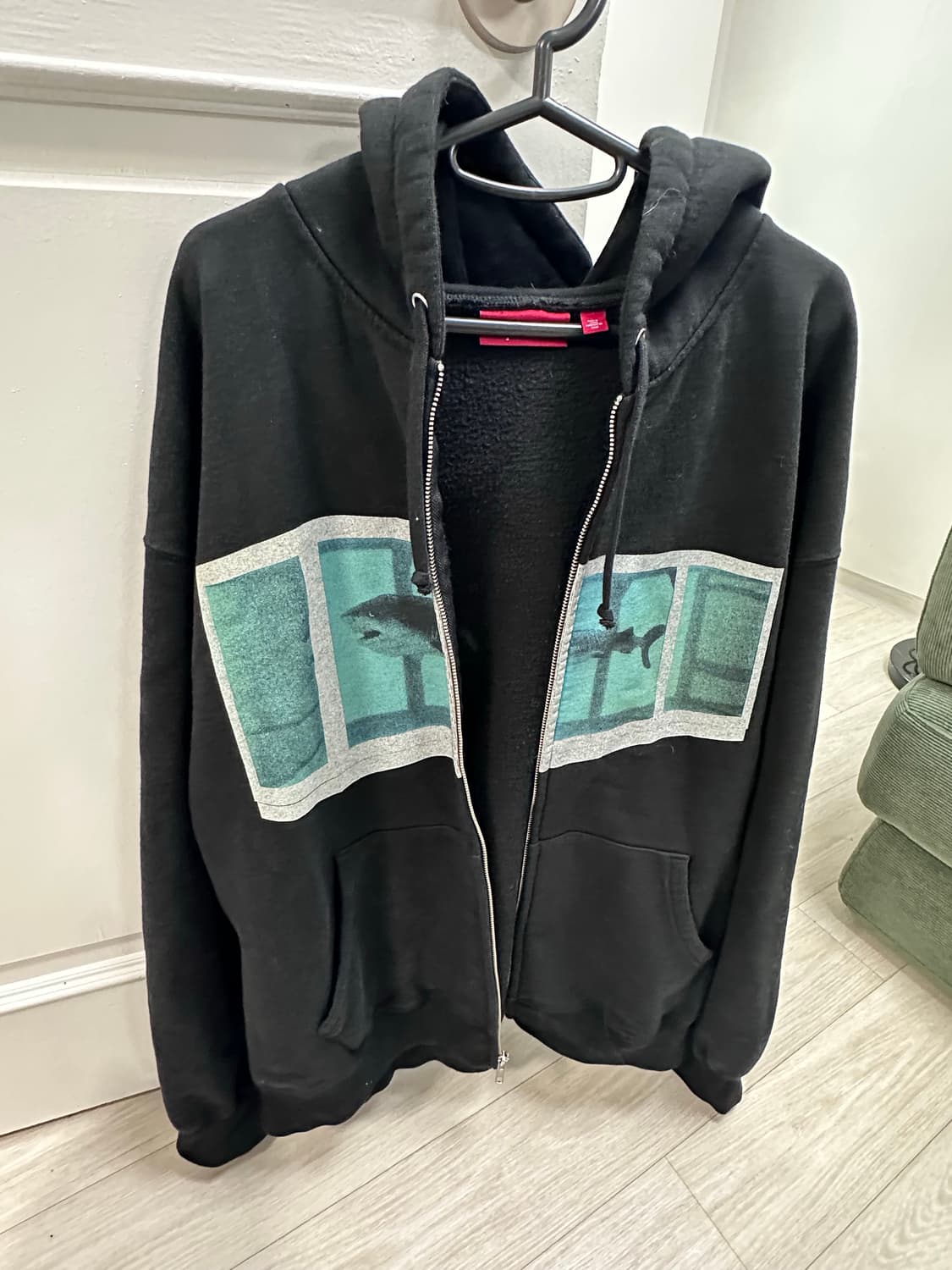 슈프림 x 데미안 허스트 집업 후드 스웨트셔츠 블랙 - 25SS 상품이미지1