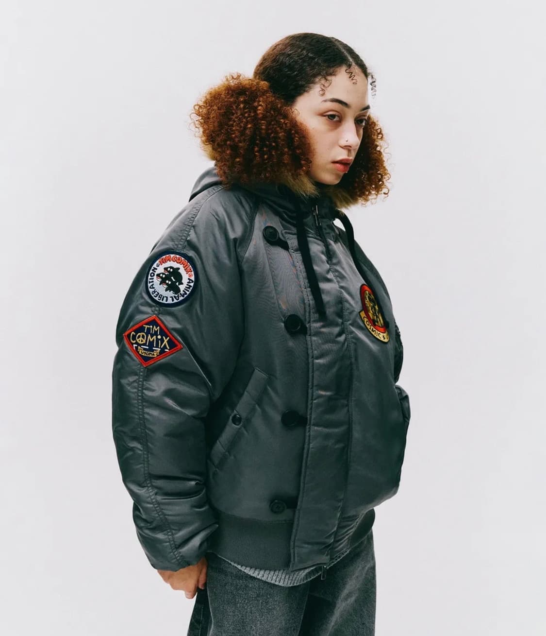 패치드 MA-1 후디드 덱 차콜 상품이미지1