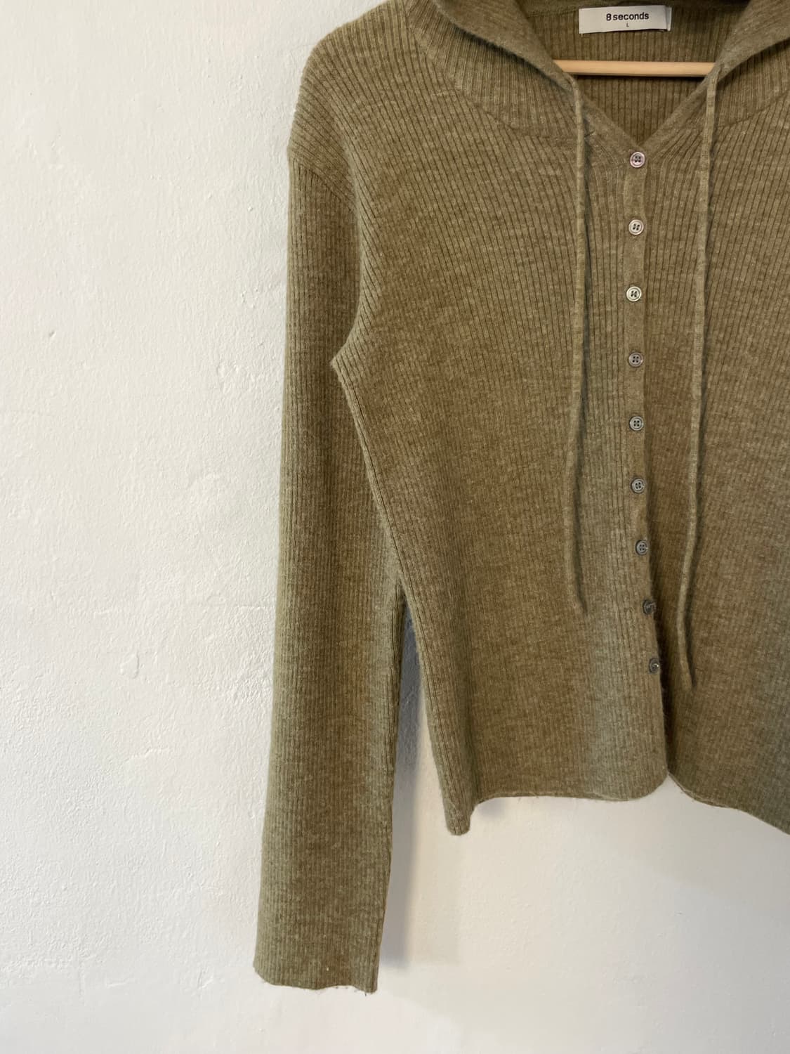 에잇세컨즈 버튼 니트 후디  상품이미지3