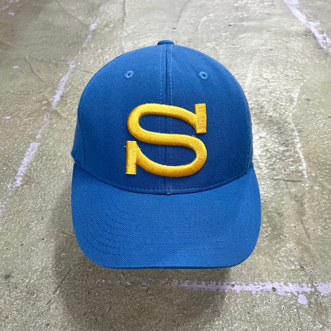 스투시 S 로고 스냅백 상품이미지1