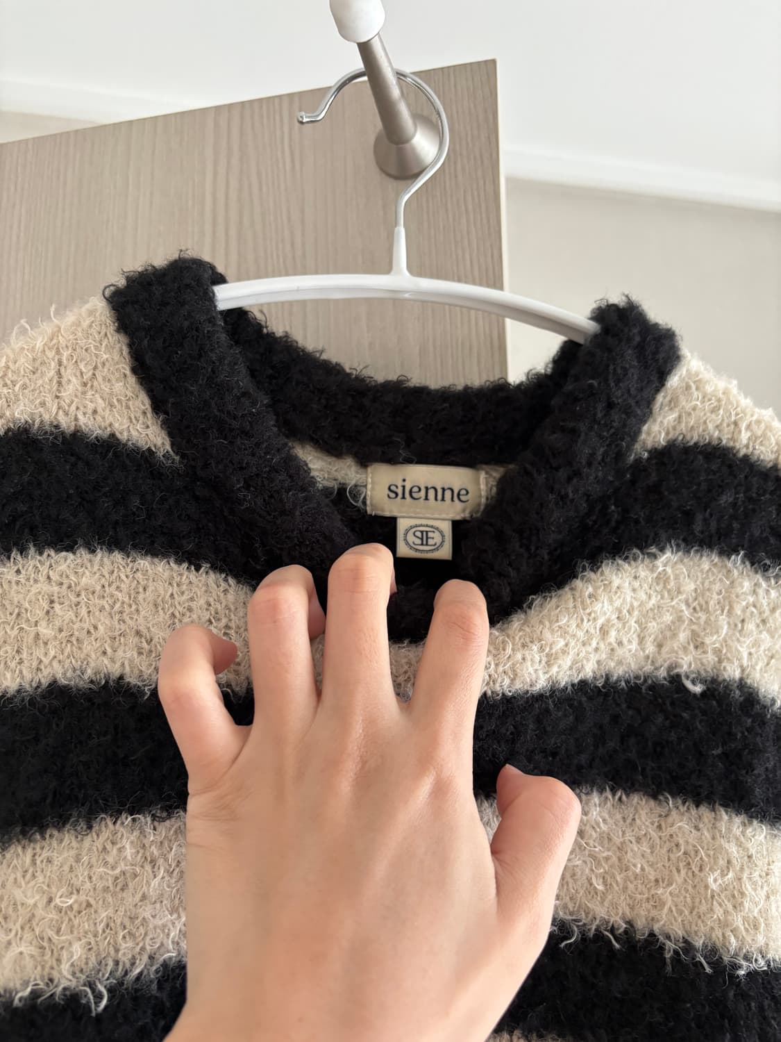 시엔느 포그 스트라이프 니트 상품이미지5