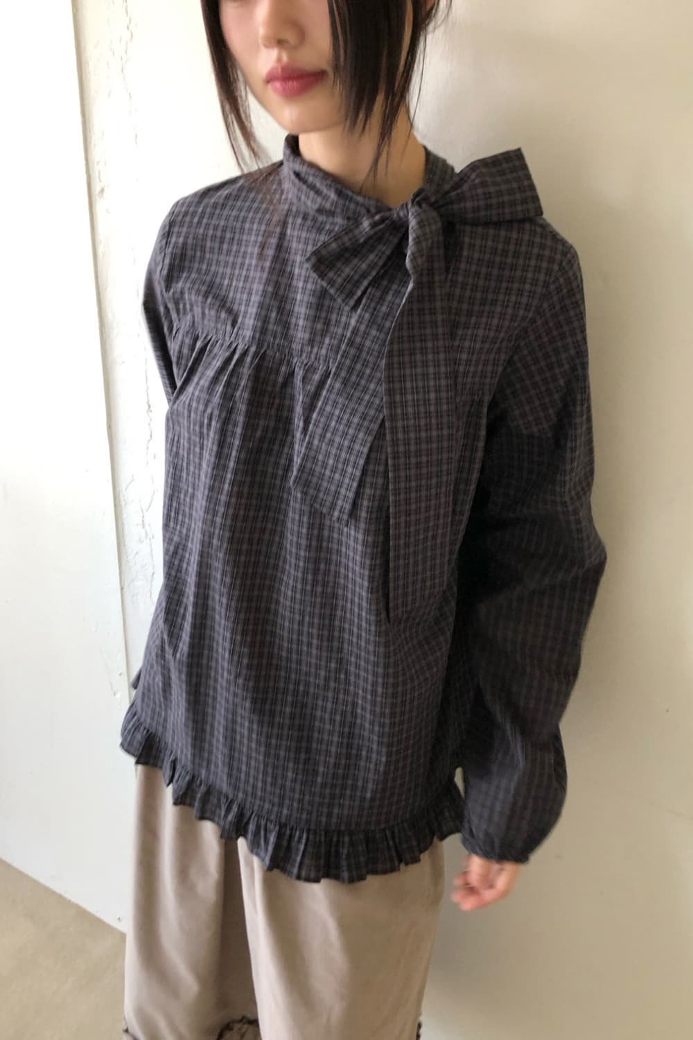 미세키 서울 느낌 원가 43000원 리본 체크 프릴 블라우스 상품이미지3