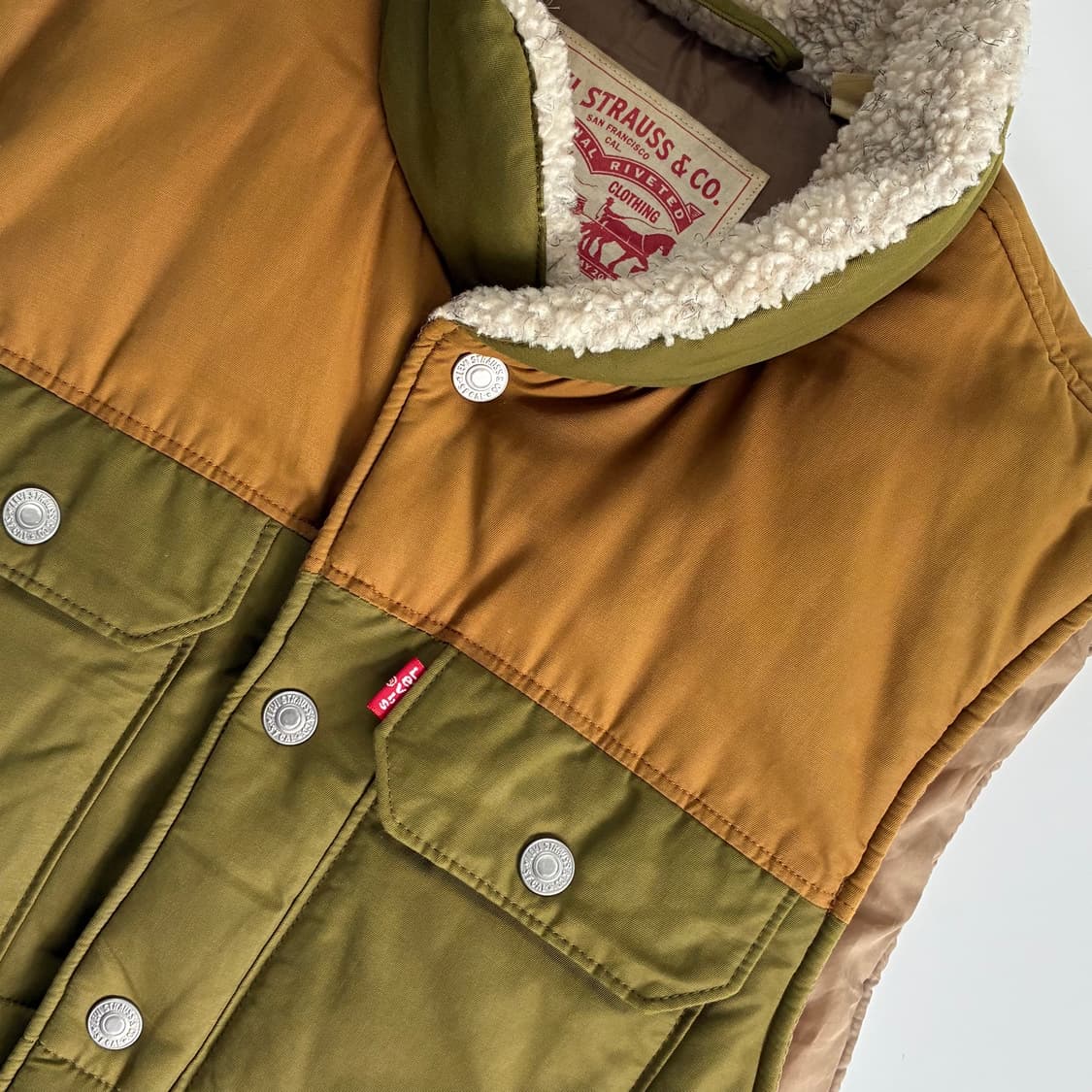 Levis  리바이스 쉐르파 패디드 베스트 상품이미지3