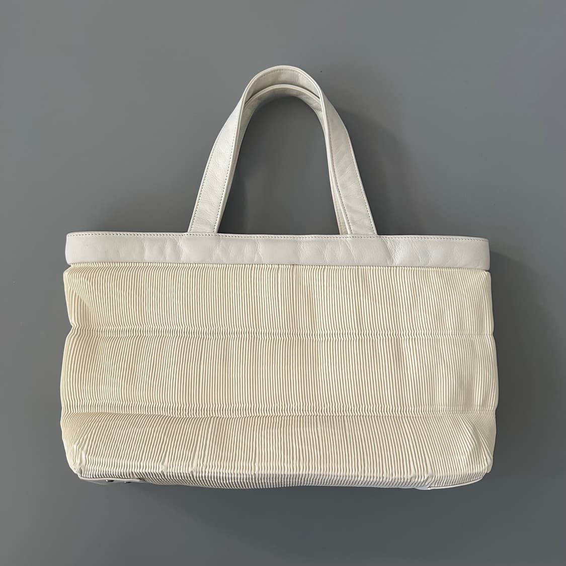 이세이미야케 issey miyake 플리츠 토트백 상품이미지1