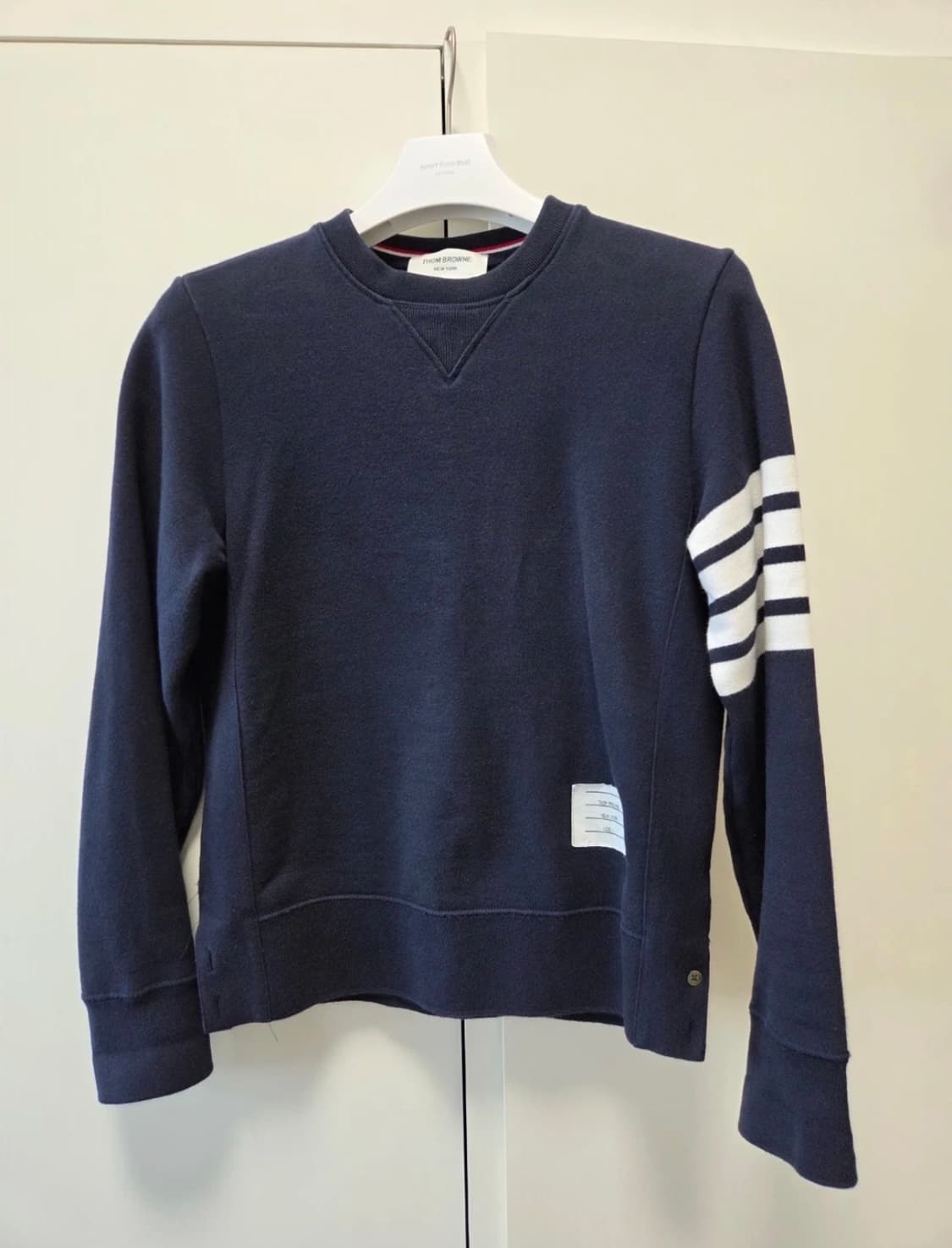 톰브라운 네이비 4선 맨투맨 1사이즈 상품이미지1