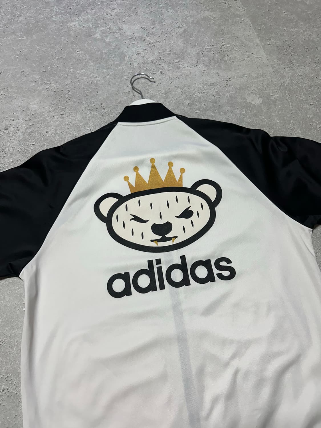 아디다스 니고 베어 25주년 화이트블랙 트랙탑 상품이미지5