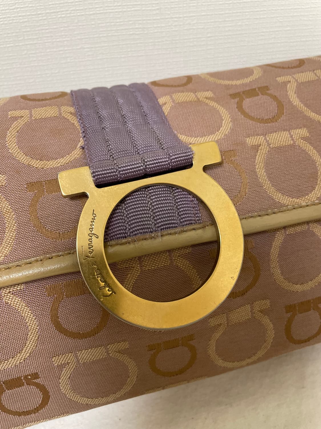 페라가모 정품 간치니 금장 토트겸 숄더백 상품이미지9