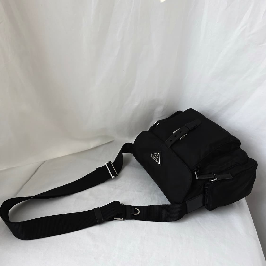 [정품 PRADA] 프라다 사이드 투포켓 나일론 크로스백 남녀공용 상품이미지2