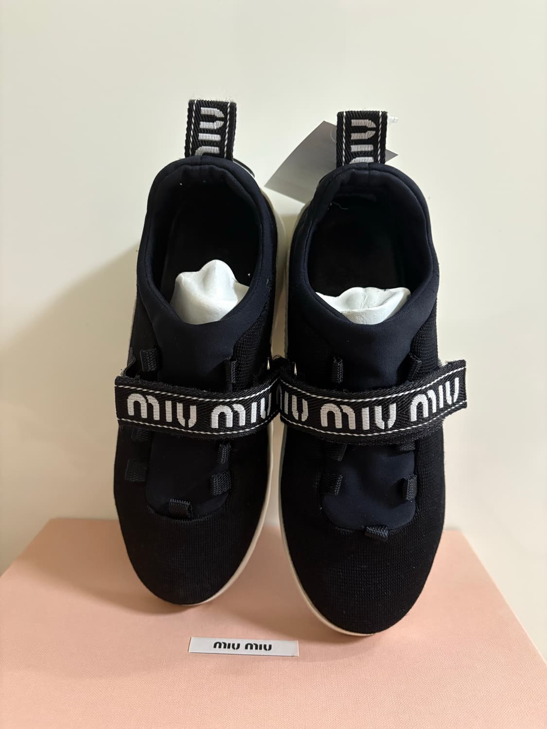 미우미우(MIU MIU) 매쉬 로고 스니커즈 판매합니다. 상품이미지1