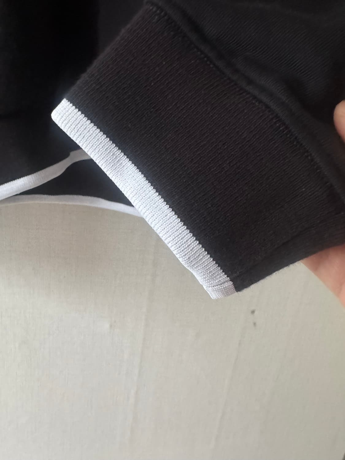 알렉산더 맥퀸(McQ) 스텐실 로고 포켓 후드티  상품이미지4