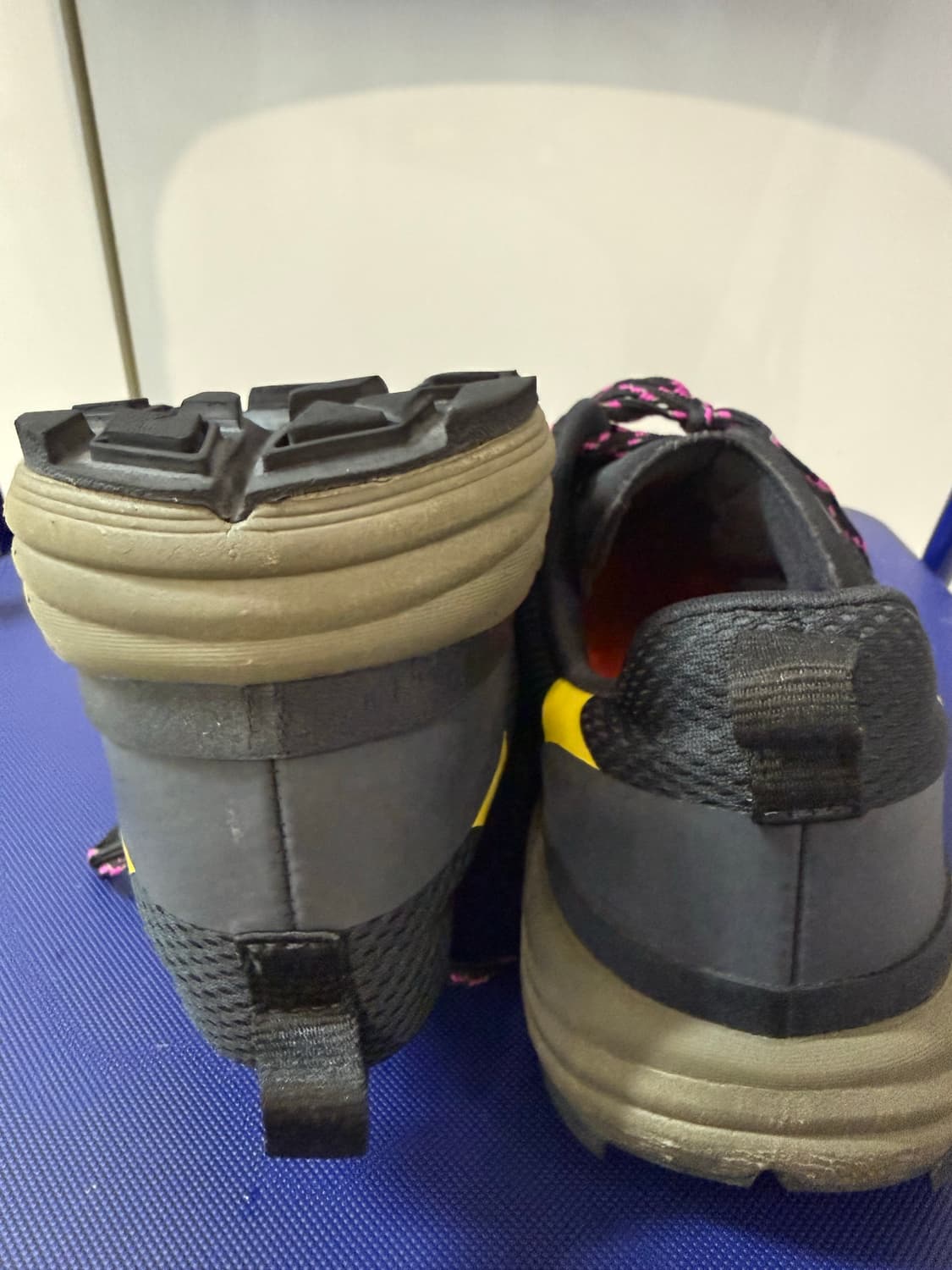 Veja DEKKAN ALVEOMESH BLACK OXFORD GREY  상품이미지5