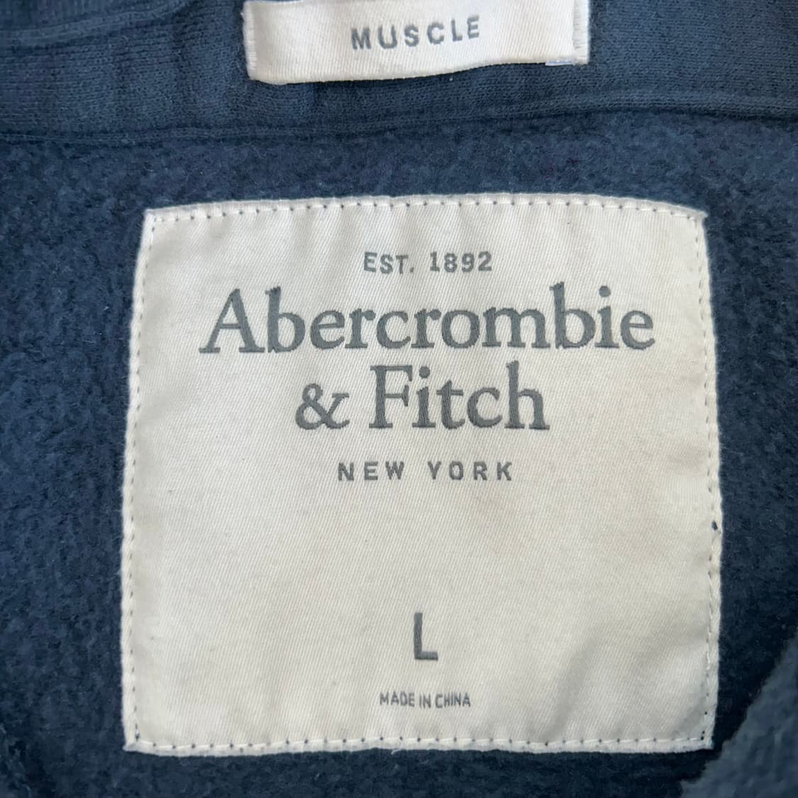 Abercrombie 아베크롬비 스펠아웃로고 네이비 후드티 상품이미지5