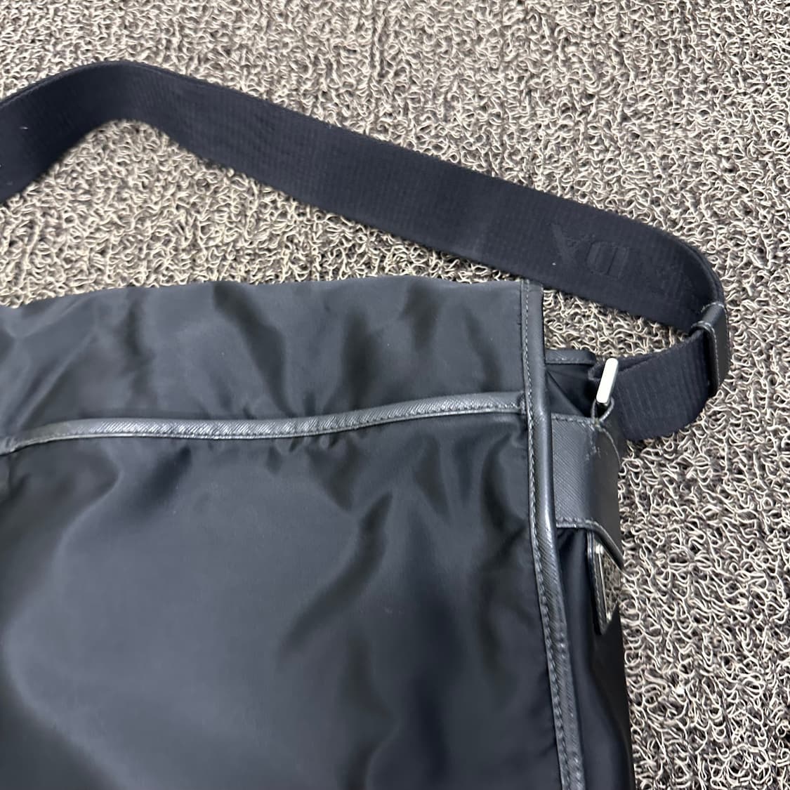 PRADA 프라다 메신저백 크로스백 가방 블랙 상품이미지10