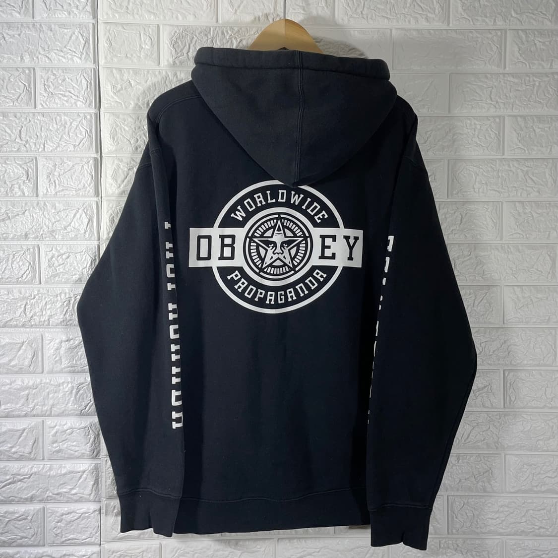 오베이 월드와이드 후드티 상품이미지1