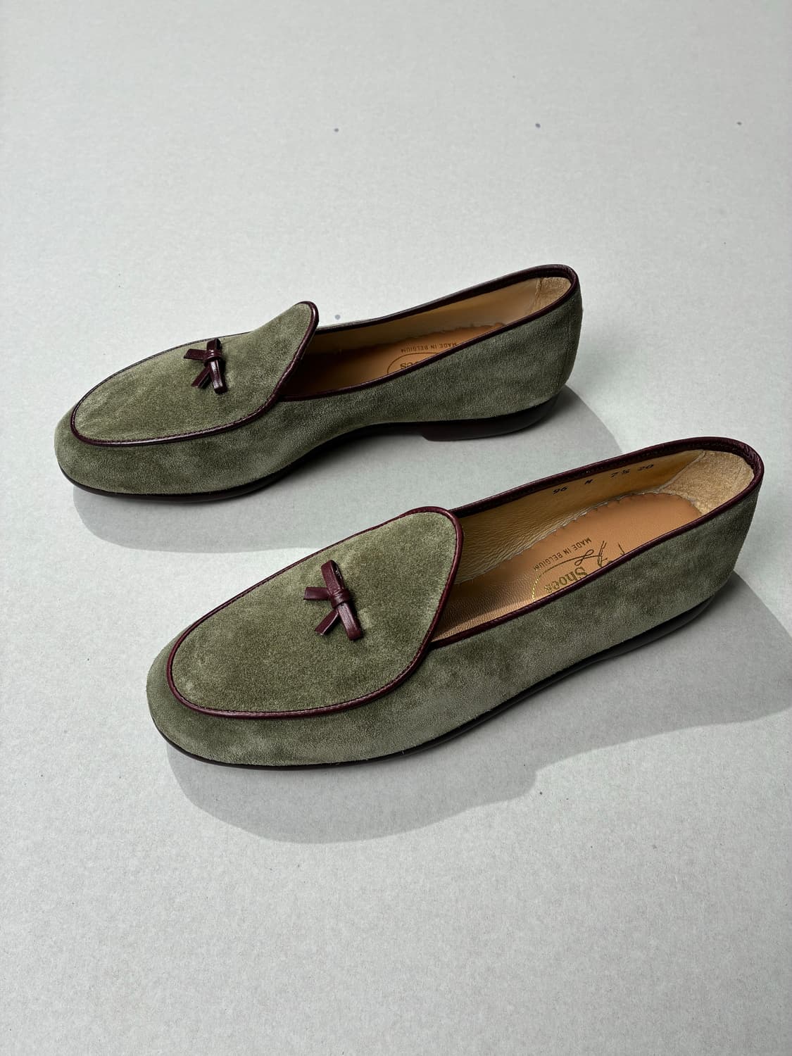 벨지안 슈즈 로퍼 MR.CASUAL 스웨이드 올리브 그린 7.5사이즈 상품이미지2