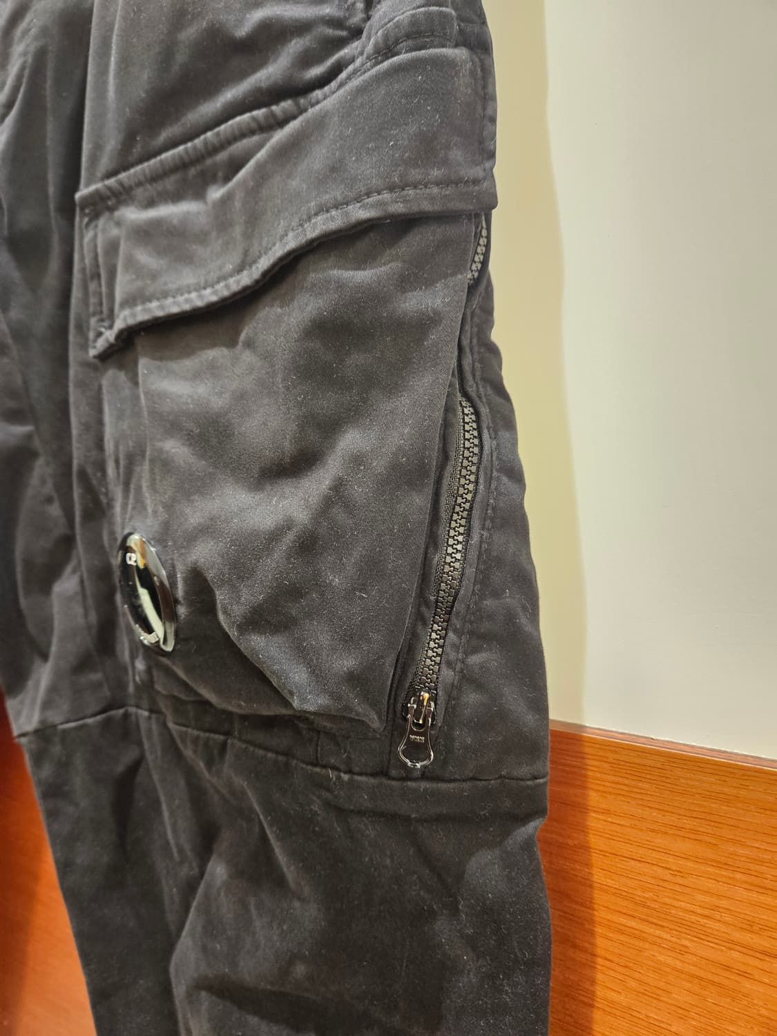 CP컴퍼니 카고팬츠 블랙 46사이즈  상품이미지3