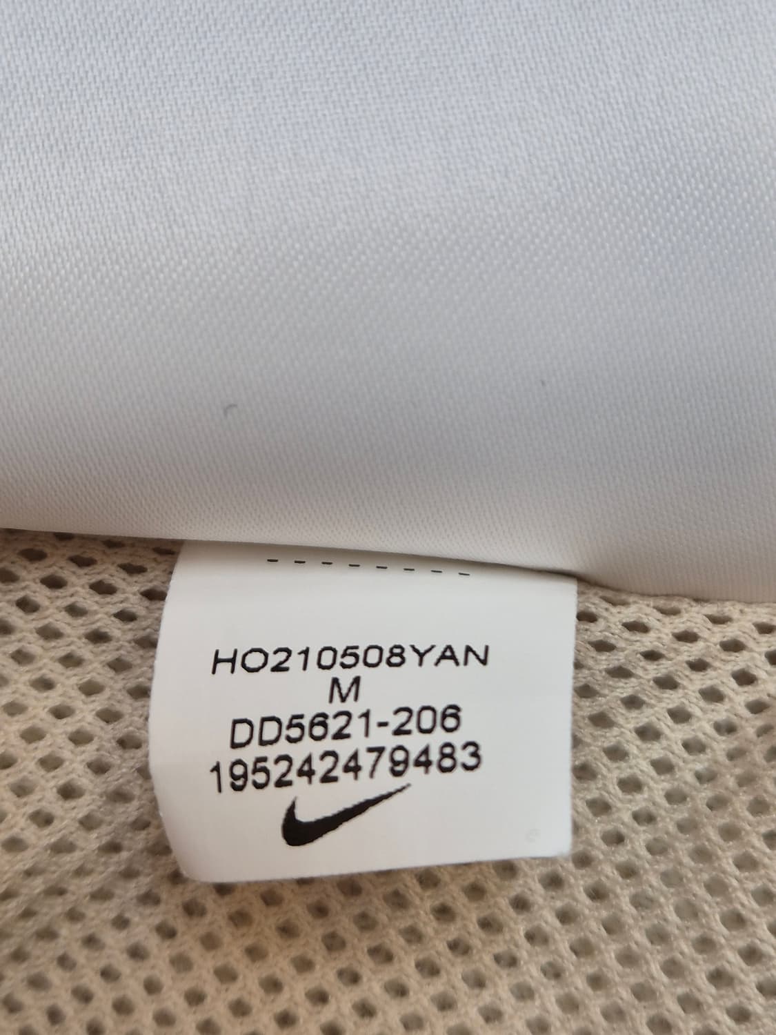 뽀글이 재질의 나이키 쉐르파 자켓입니다. M사이즈이고, 100% 폴리에스 상품이미지5