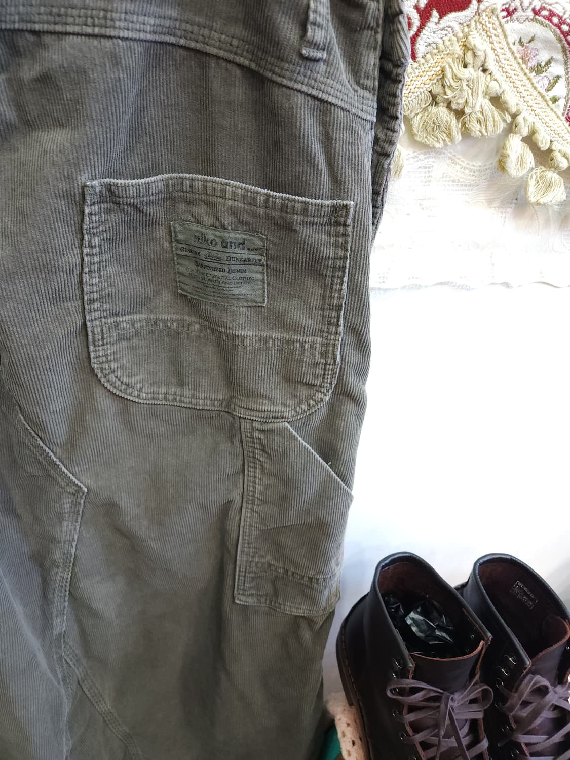 니코엔드 코듀로이 멜빵치마
​
 상품이미지7