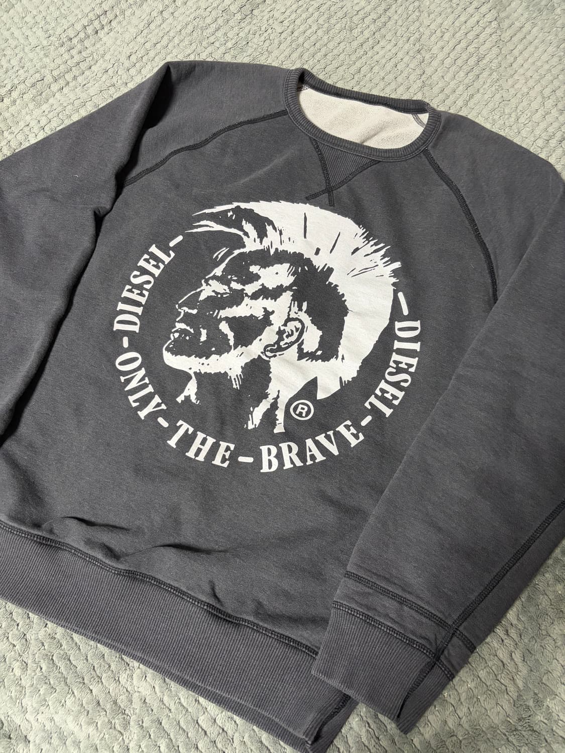 디젤 모히칸 그레이 맨투맨 상품이미지1