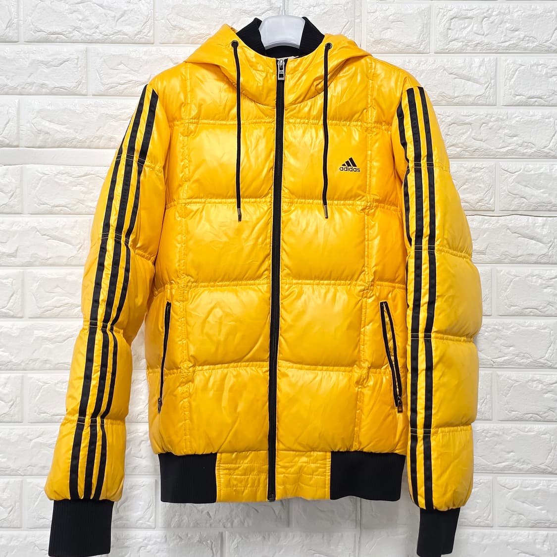 택포// 아디다스 올드스쿨 다운 패딩 S 상품이미지1