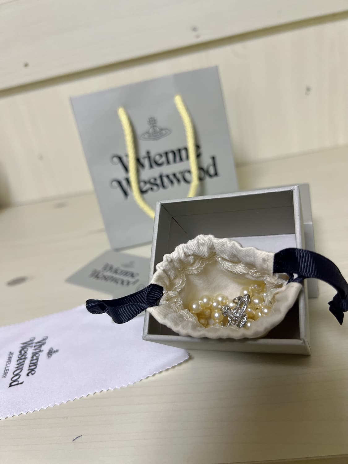 비비안웨스트우드 미니 바스 릴리프 진주 목걸이 상품이미지9