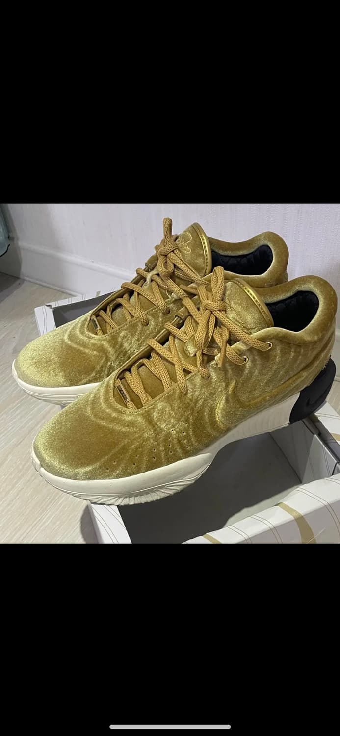 [270] 나이키 벨벳 골드 운동화 농구화 상품이미지1