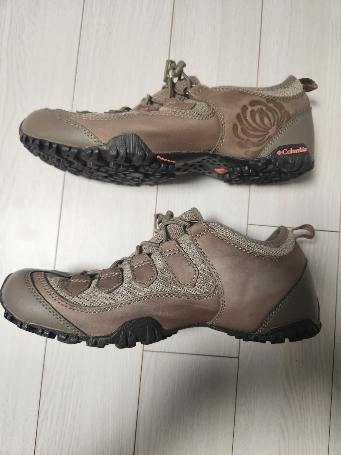 컬럼비아 등산화 캠핑용 트레블용 스니커즈 (BL2174) 사이즈245

 상품이미지6