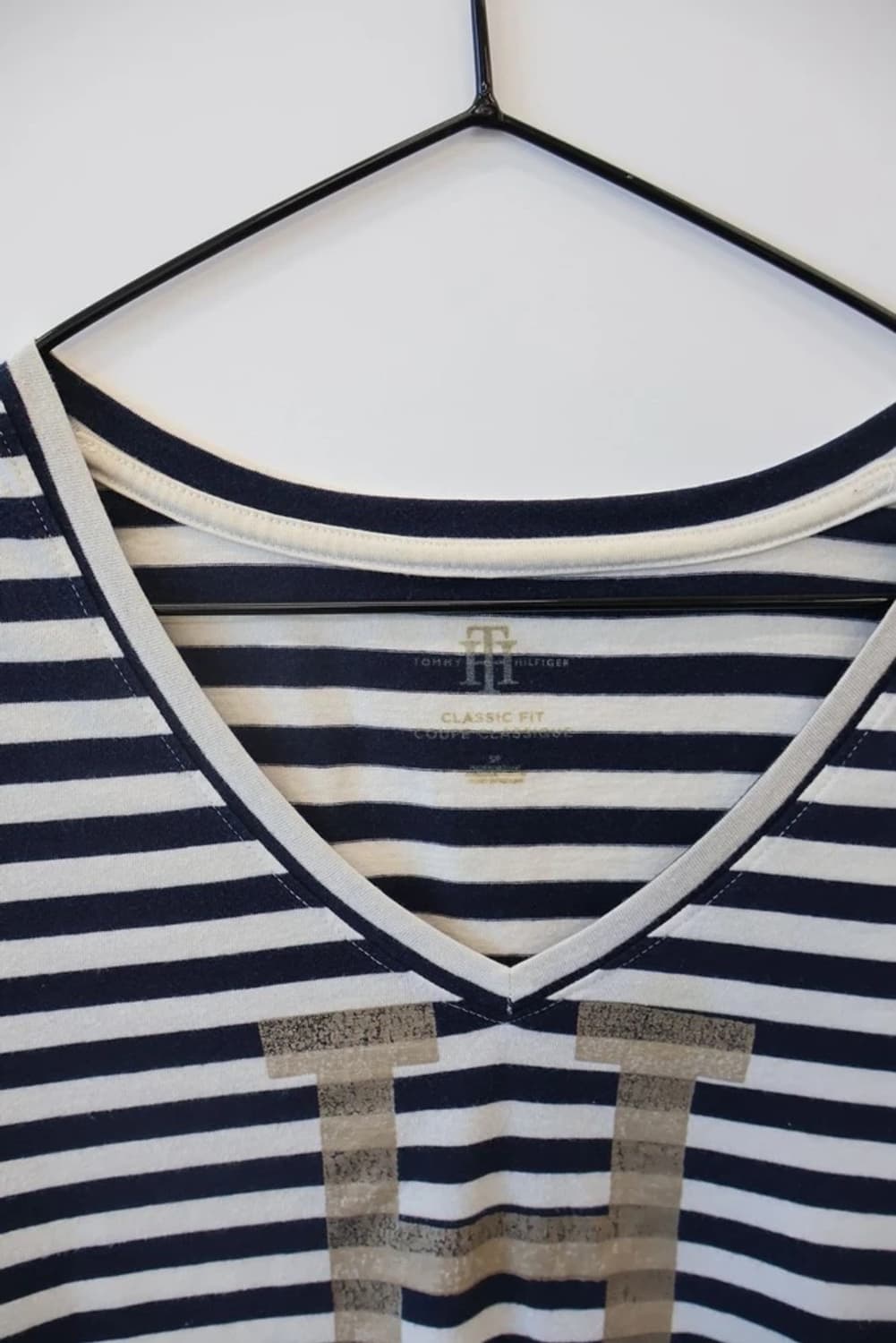 Tommy Hilfiger Stripe V-Neck Tee 상품이미지6