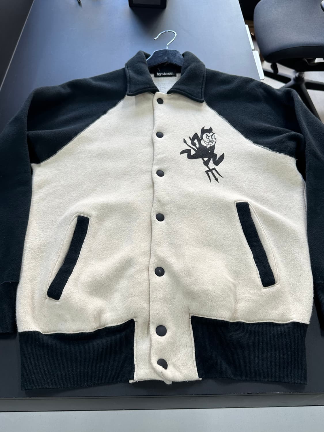 히스테릭글래머 데빌 백로고 스웻 바시티자켓 상품이미지6