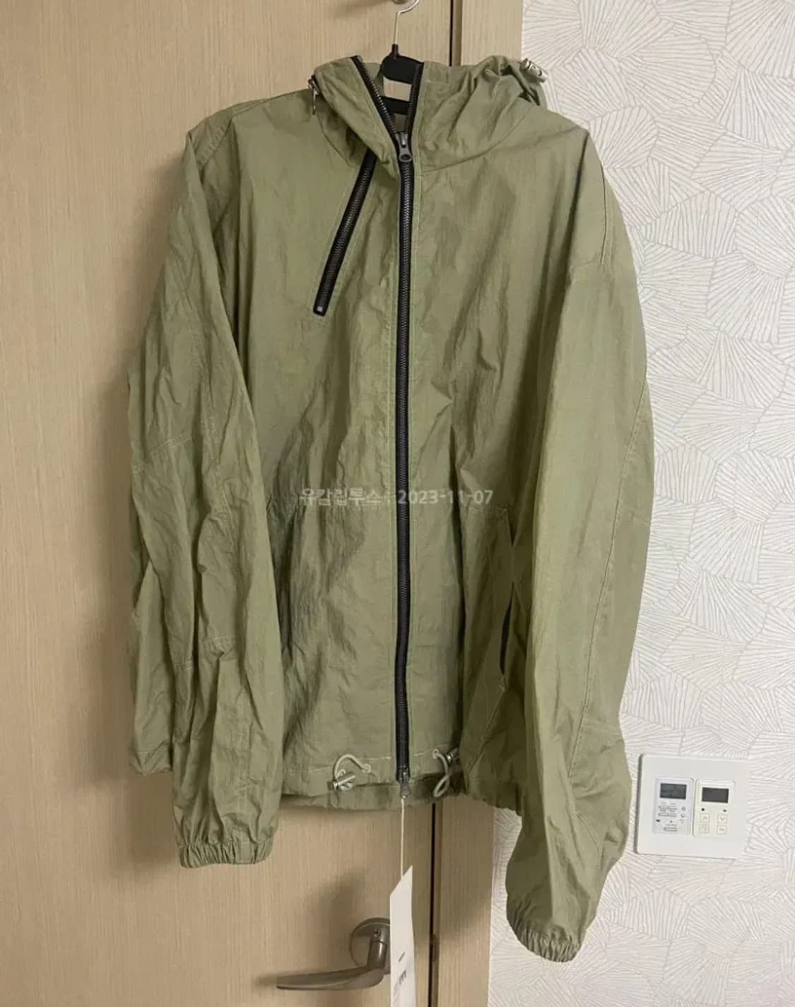 이에이 블로썸 바람막이 카키레몬 M사이즈 탭채새제품 상품이미지2