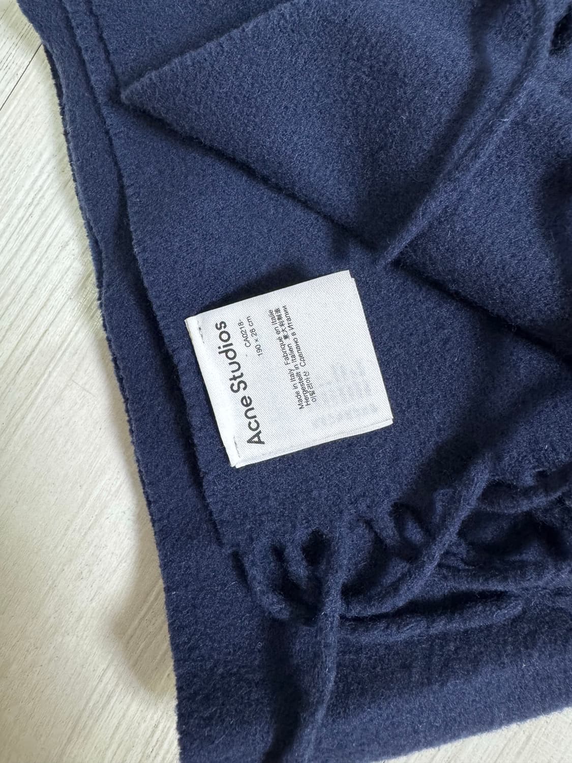 아크네 스튜디오 울 프린지 머플러 네이비 블루 상품이미지4