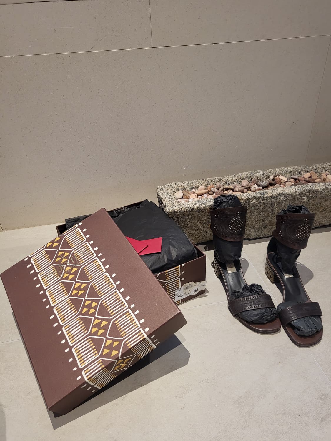 발렌티노 가라바니 샌들 38.5사이즈(255) 상품이미지2