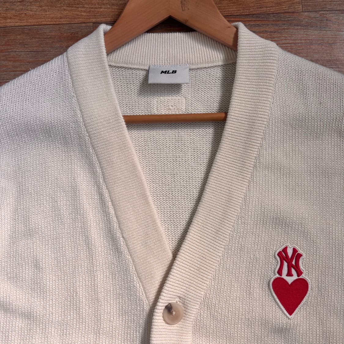 MLB 니트 가디건 뉴욕 NY 하트 자수 아이보리 양키스  상품이미지5