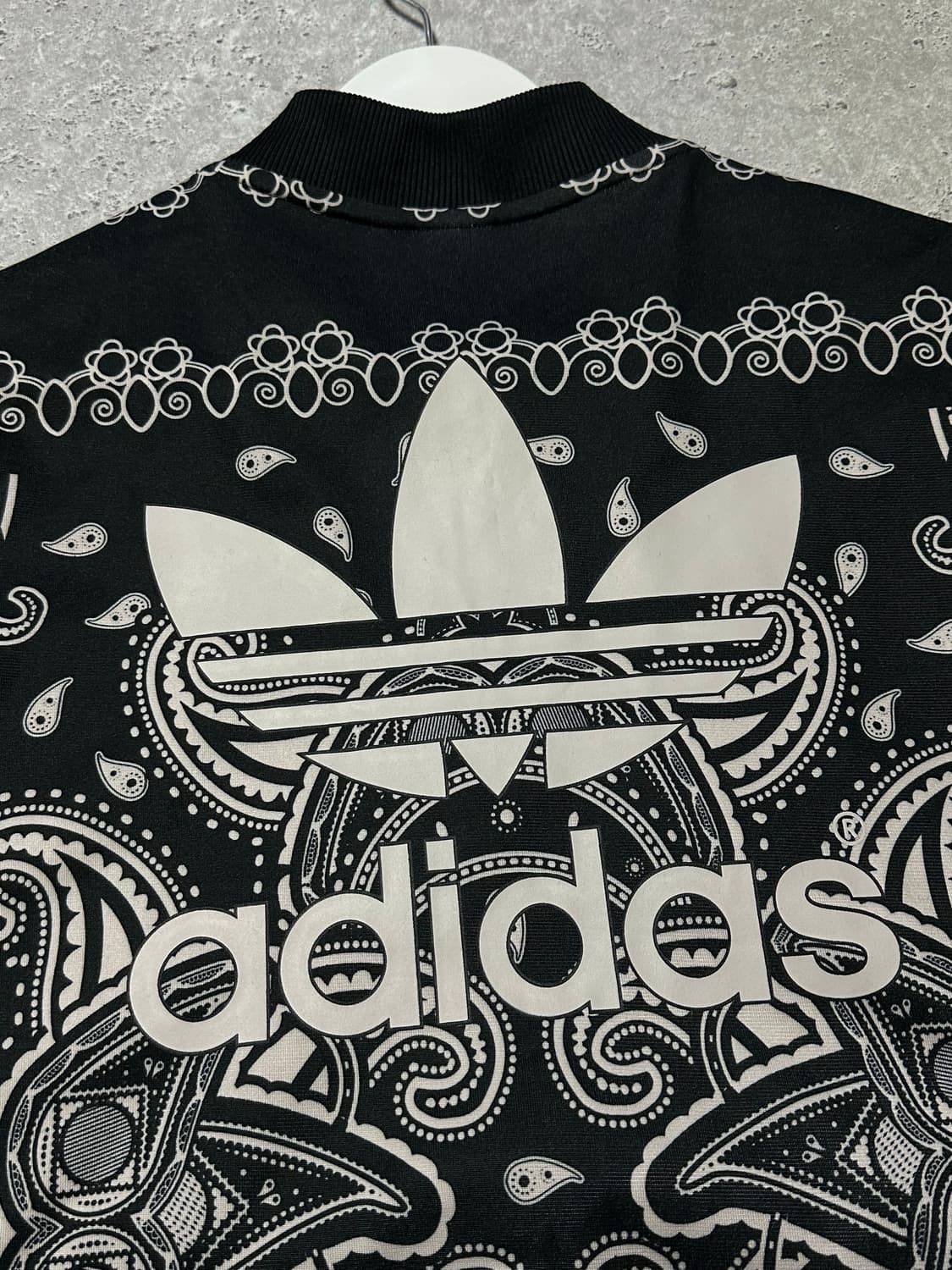 아디다스 페이즐리 빅로고 트랙탑 상품이미지5