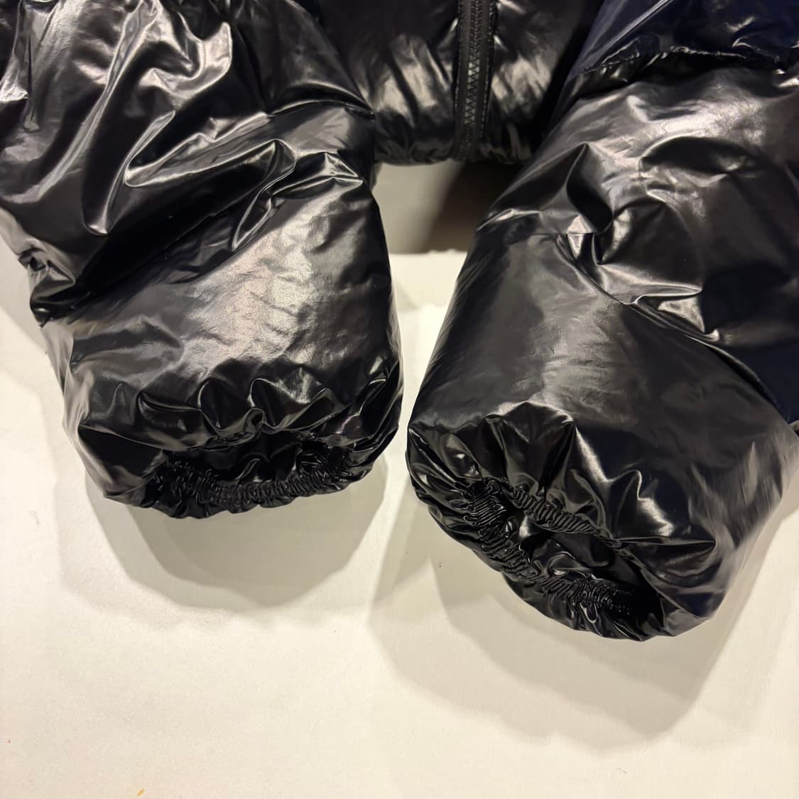 마뗑킴 블랙 유광 광택 패딩 점퍼 D230 상품이미지6